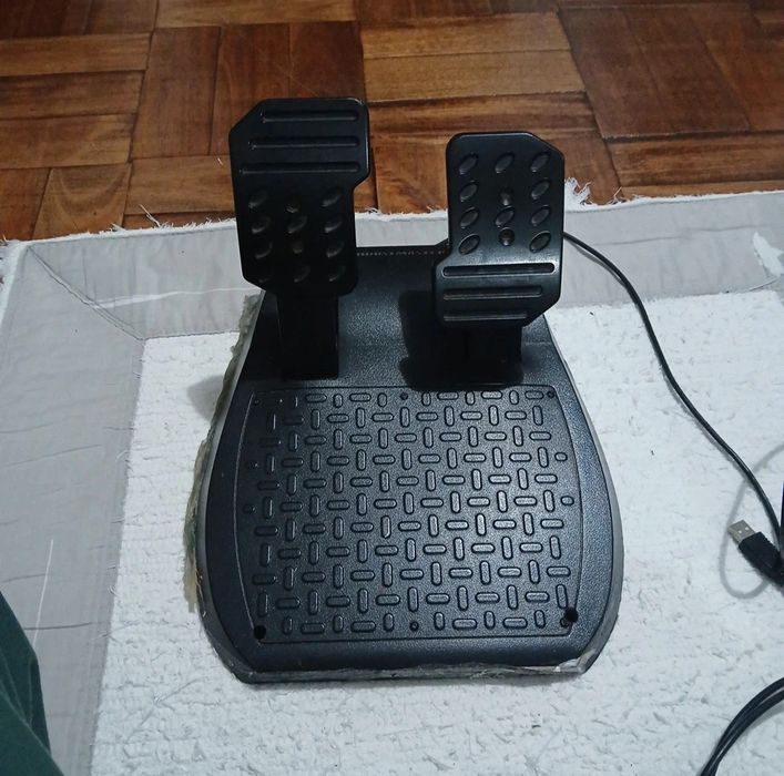 Conjunto Volante e Pedais PS3/PS4
