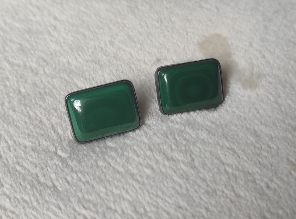 Kolczyki z malachitem.