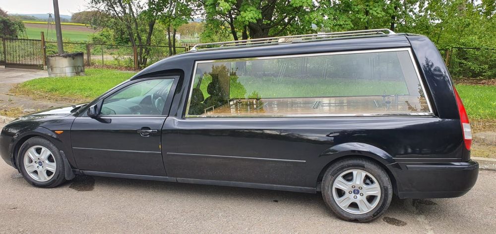 Ford Mondeo Karawan 2003 — катафалк