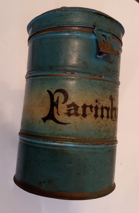 Lata de Farinha antiga