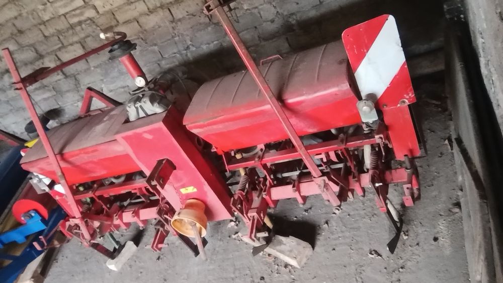 Siewnik do kukurydzy Becker