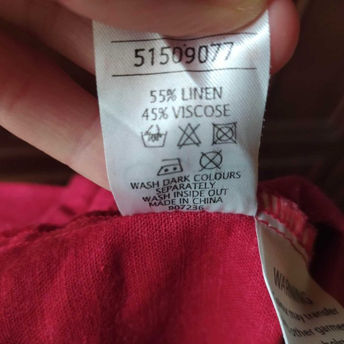 Spódnica czerwona z ozdobnym kwiatem E-vie
L / 40 / 12