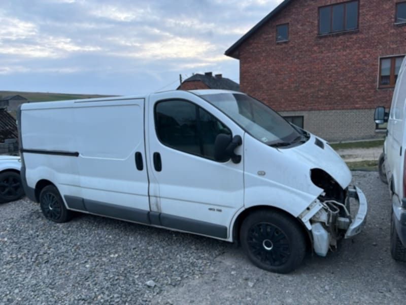 Renault Trafic 2011 r. 2.0 TDI