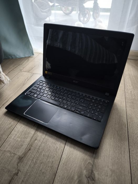 Acer Aspire E5-575G i3 GeForce 940MX 6gb ssd 256gb + hdd 1tb