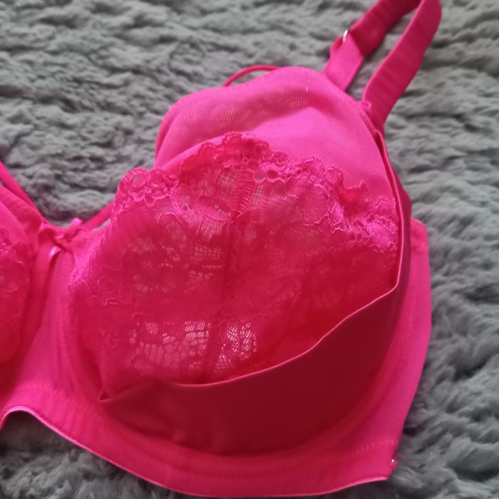 Luksusowy stanik Boux Avenue fuksja różowy koronkowy biustonosz 70H