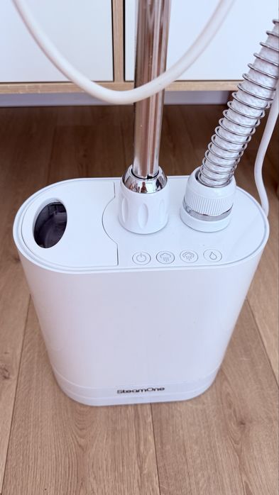 Parownica do ubrań SteamOne