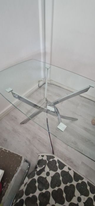 Mesa de jantar em vidro