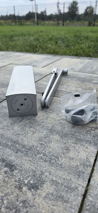 Samozamykacz Geze TS 2000 NVC domykacz domyk zamkniecie