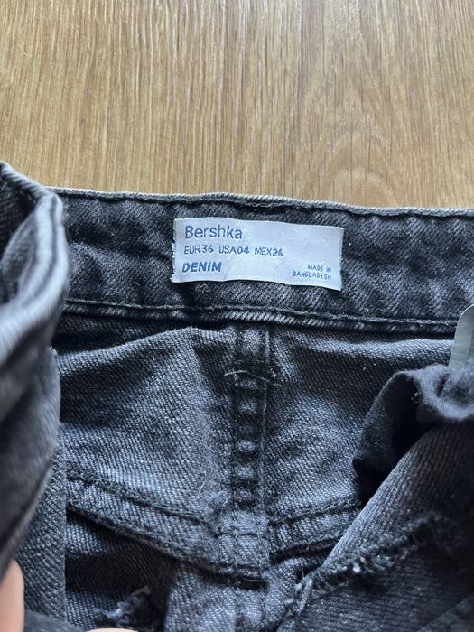 Szarpana spódniczka s bershka