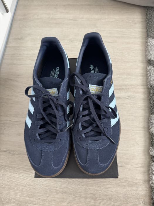 Продам Adidas Handball SPEZIAL