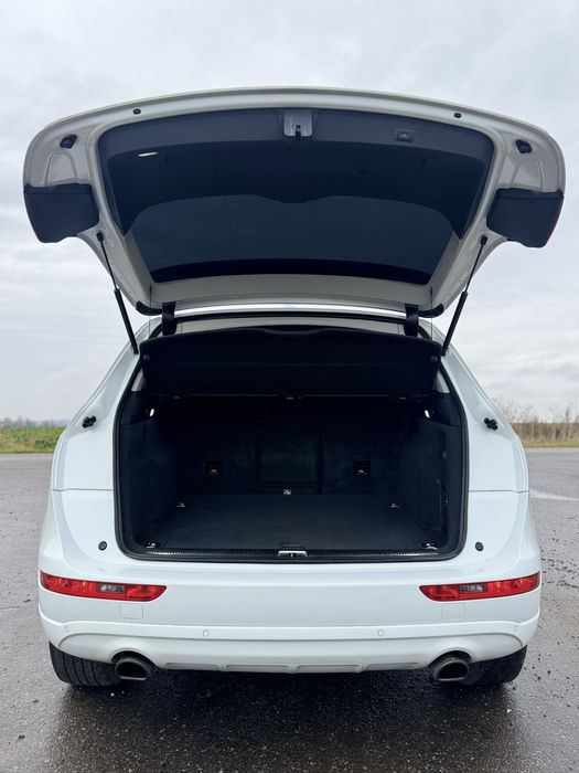 Audi Q5 2015 року.