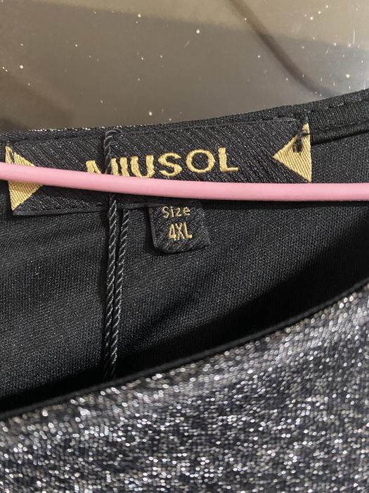 Sukienka dluga brokatowa