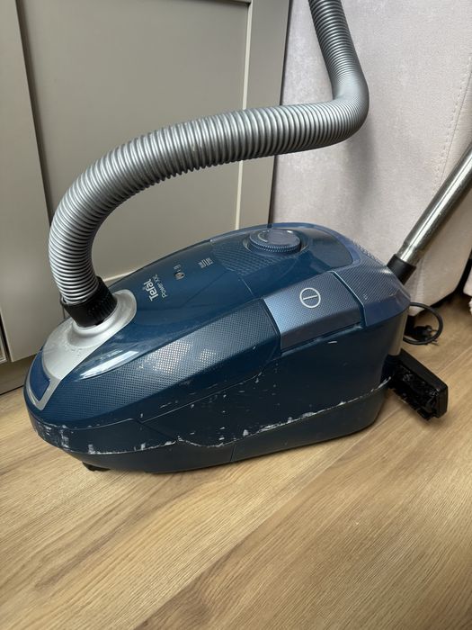 Odkurzacz Tefal Power XXL – sprawny, duża moc ssania, worek 4,5L