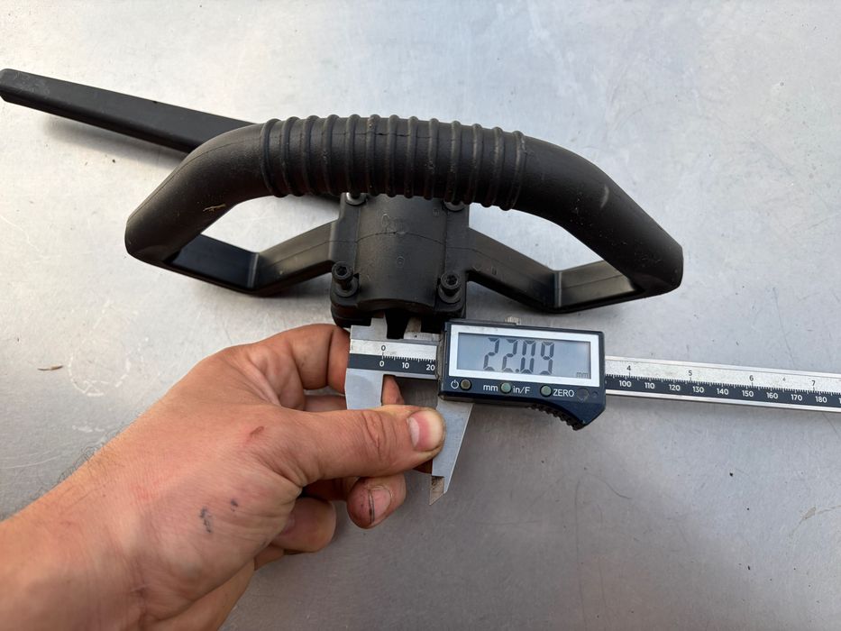 rączka uchwyt kody spalinowej 22mm NAC DEMON ELKO STIGA STIHL JULA (1192)