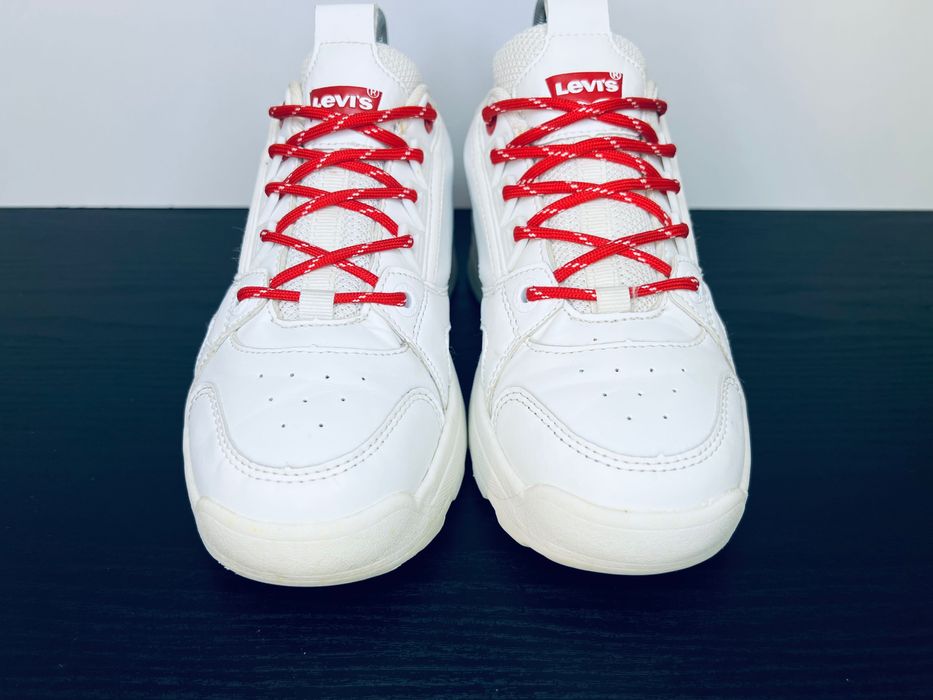 Кросівки Levis 37р 23.5см