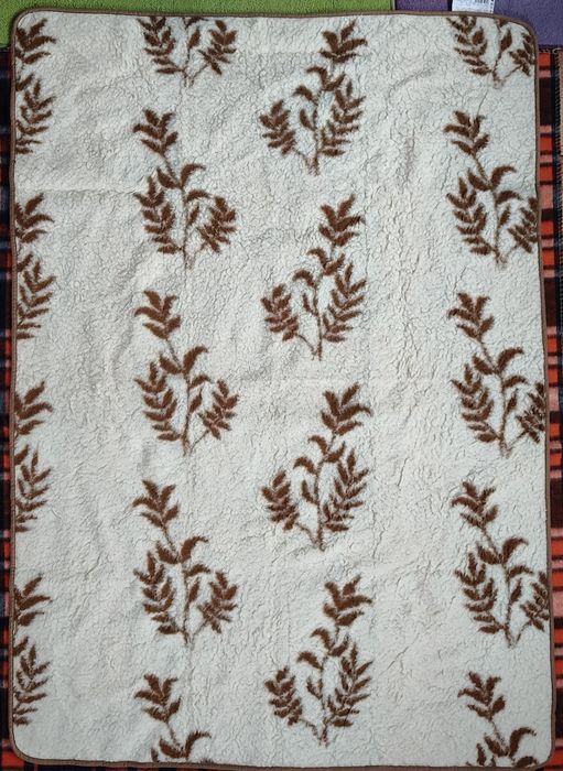 Koc, narzuta (kołdra?) wełniana "Marta+" 100% wełna 130x188 cm