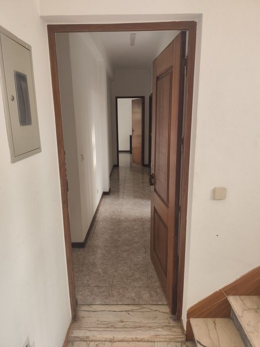 Arrenda-se apartamento em Avelar