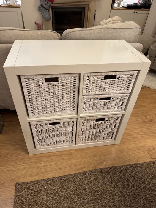 Estante Cubos Kalax + Cestas de Verga Brancas