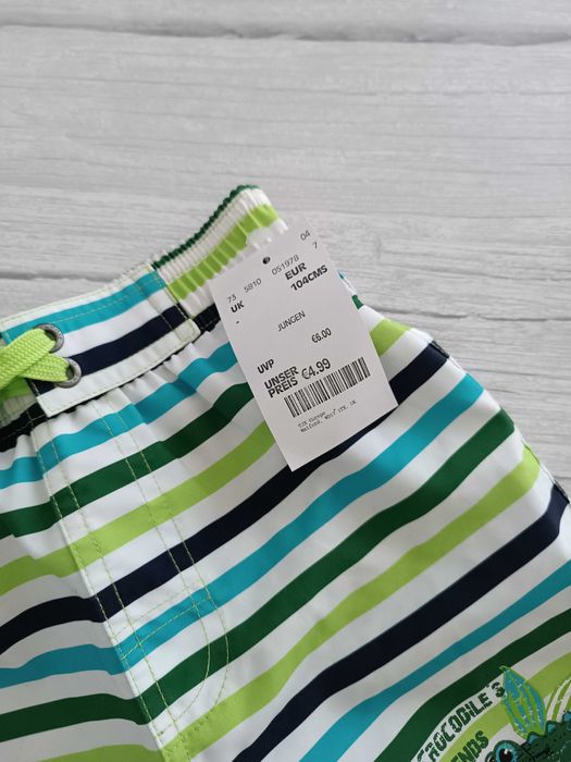 Calções de praia NOVOS 4/5 anos