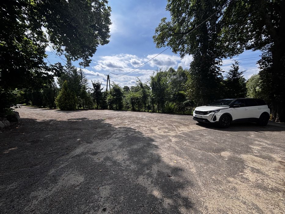 duzy parking na Campera