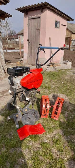 Мотоблок  на  бензині