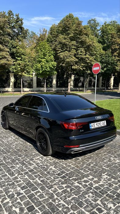 Audi A4 2018 VIN WAUGMAF44KA016876 фото оголошення 8 з 24