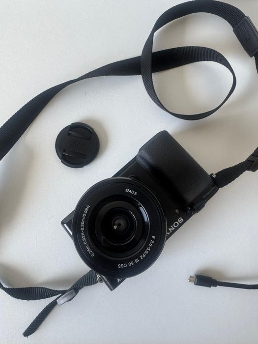 Câmara digital Sony Alpha ILCE-6100La K com Lente Zoom 16-50mm