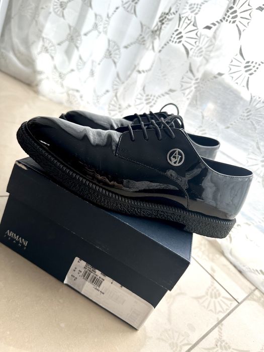 Oksfordy 39 Armani lakierowane