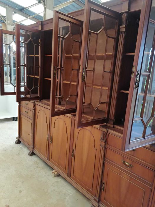 Movel de Sala c/ Portas de vidro