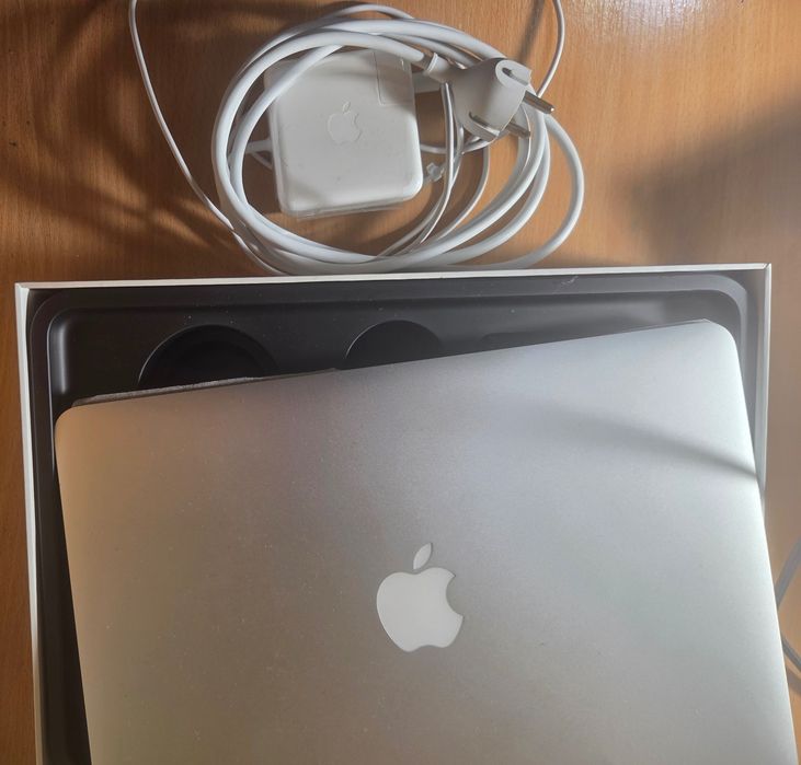 MacBook Pro 13" Retina A1502 (Early 2015) i5 / 8GB / 512GB SSD