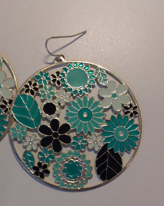 Brincos florais argolas