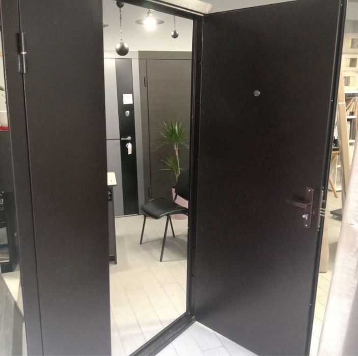 Двері вхідні броньовані РОЗПРОДАЖ