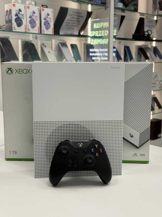 Konsola Xbox One S 1TB + Pad FASON Struga 7