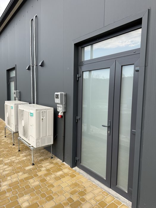 Продам комерційні приміщення. Світло є завжди !