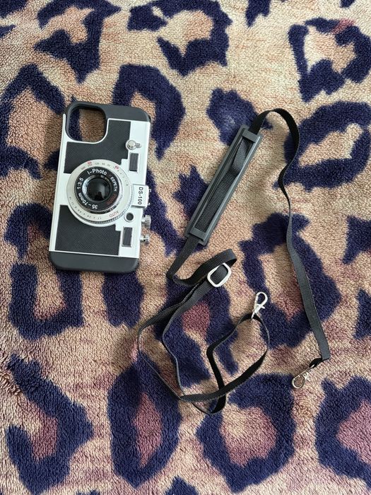 Etui i pasek iphone 13 plecki aparat retro w stylu Emily w Paryżu