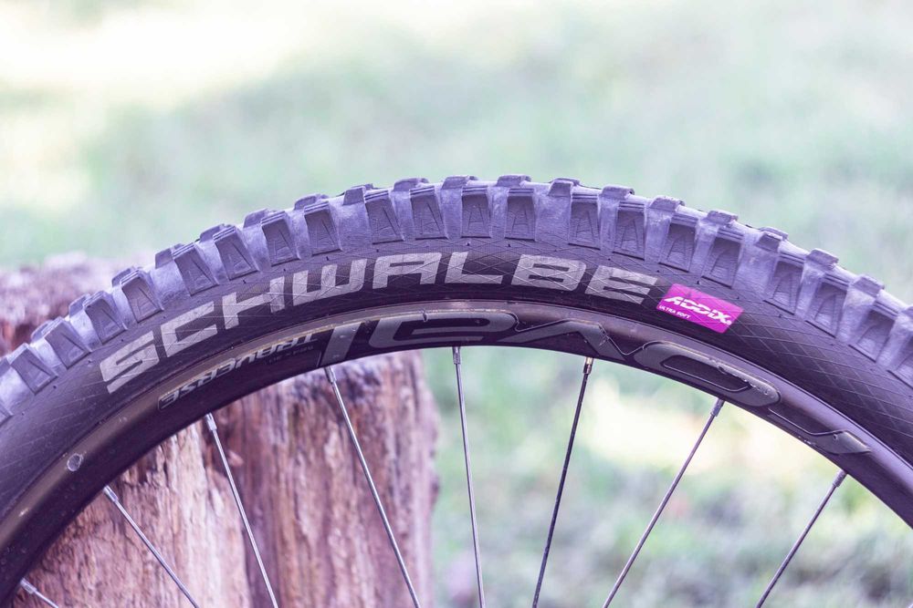 Покрышки 27.5 Schwalbe Magic Mary, Specialized Butcher