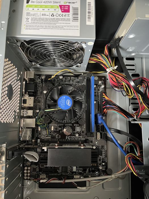 Sprzedam komputer stacjonarny z monitorem