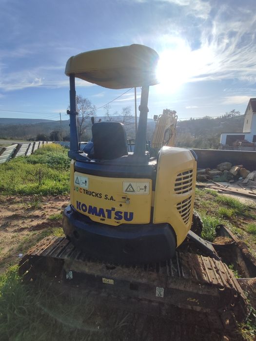 Komatsu pc30 3 toneladas