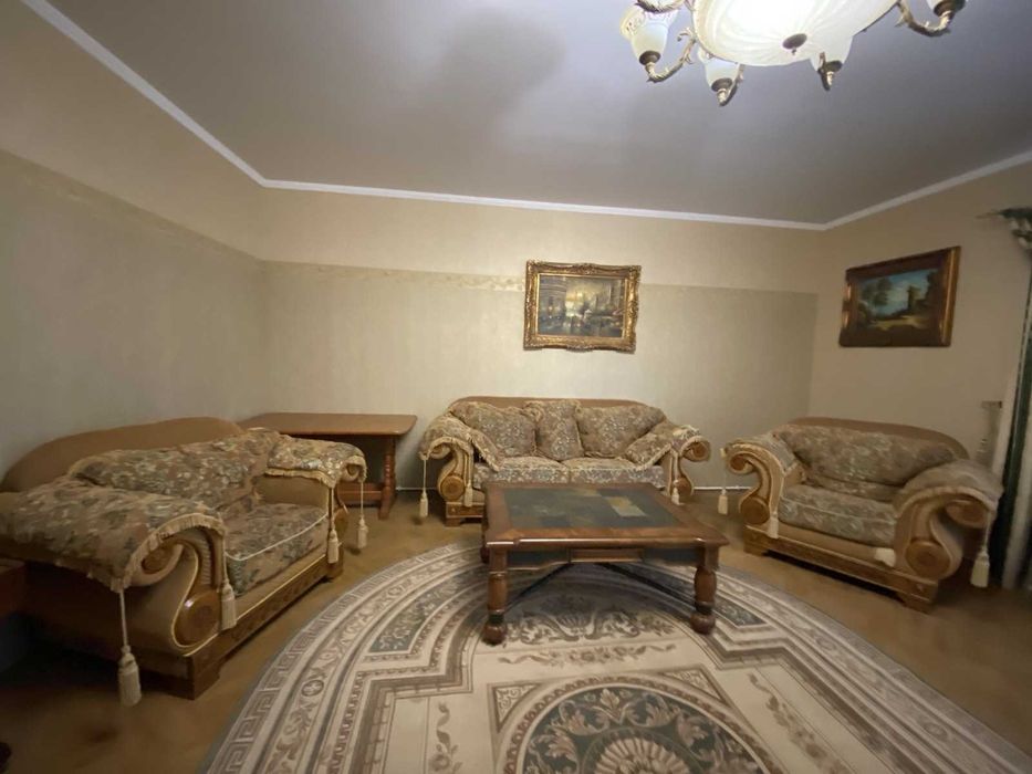 Продаєься 2- поверховий  будинок. Лариса