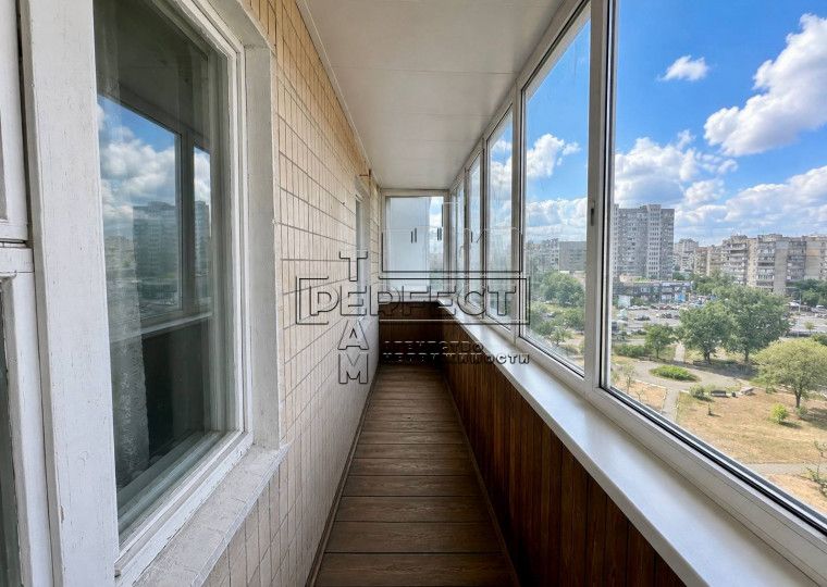 Продаж 1к квартири Червоної Калини 63А / Красной Калины 63А