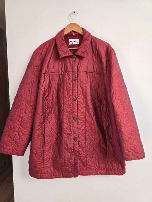 Miedzianoczerwona połyskująca kurtka przejściowa