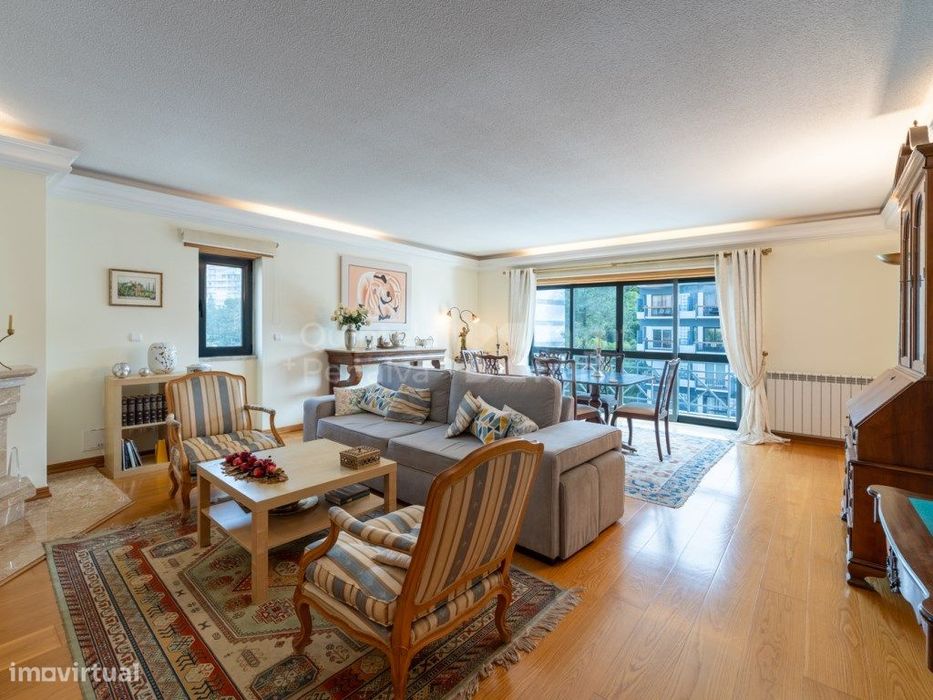 Apartamento T3 mobilado para arrendamento no Monte Estoril