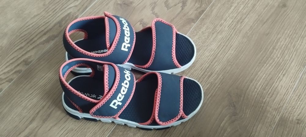 Sandały chłopięce Reebok 32.5