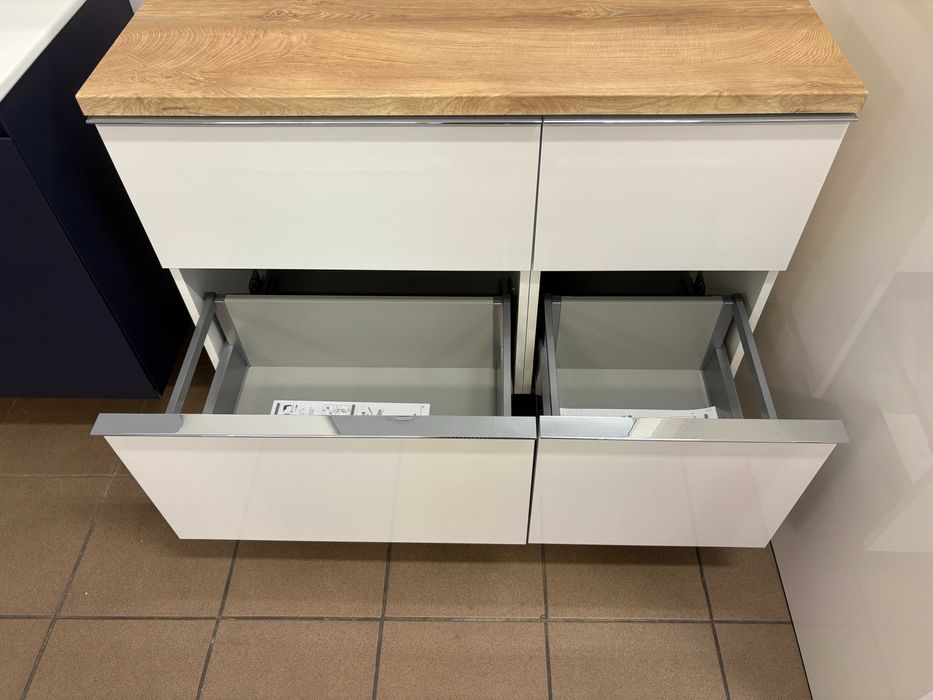 Wyprzedaż ekspozycji Szafka biała 100 cm z