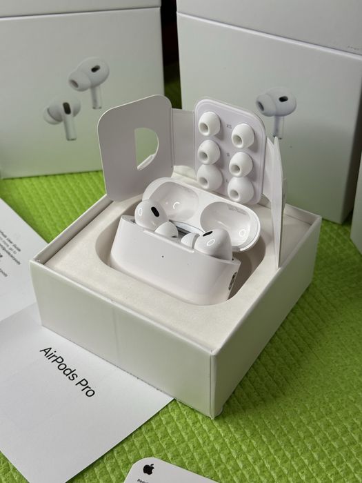 Навушники Apple Airpods Pro 2 Generation з шумозаглушенням