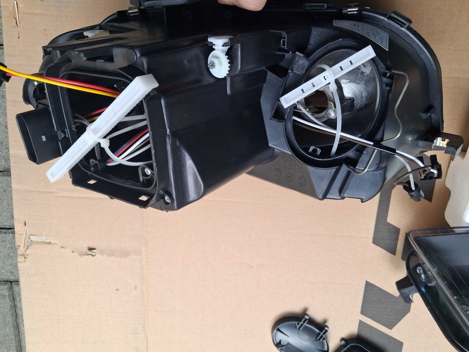 AUDI A3 8P 2003 + komplet lamp przednich nowe