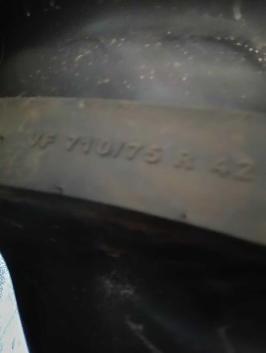 Opony 710/75/42 i 650/60/34 michelin