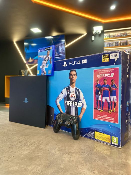 PlayStation 4 Pro + FIFA гарантія 12 місяців