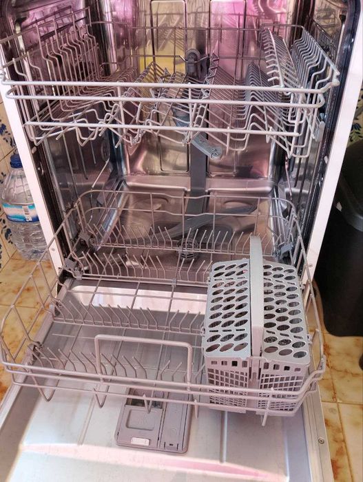 Máquina de lavar loiça Teka (usada)