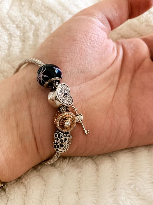 Pulseira PANDORA com contas